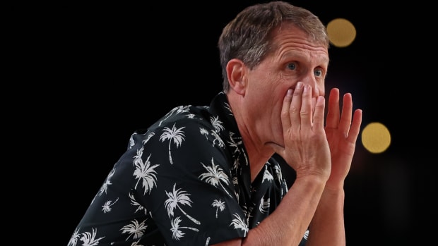Razorbacks' Eric Musselman on sideline against North Carolina